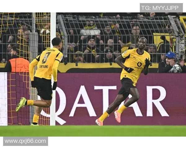 切尔西在欧冠中以3-0战胜曼城乌龙球瞬间点燃全场气氛与转会传闻