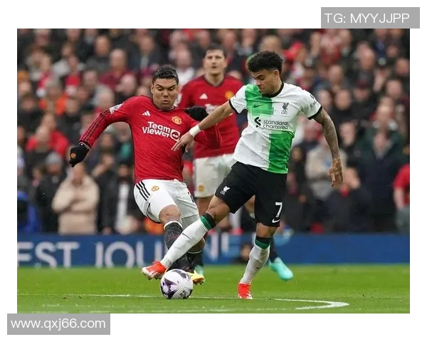 欧冠激战利物浦与曼联战成平局补时进球引发全场狂欢与转会传闻交织