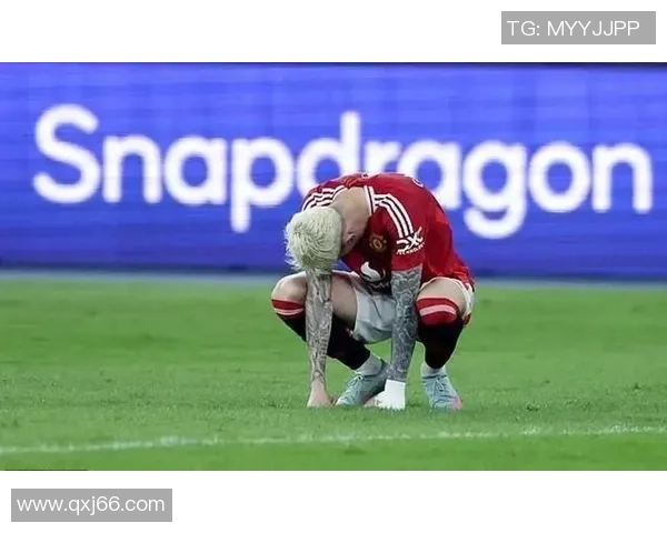 曼联友谊赛小胜里昂红牌事件引发全场热议与争议